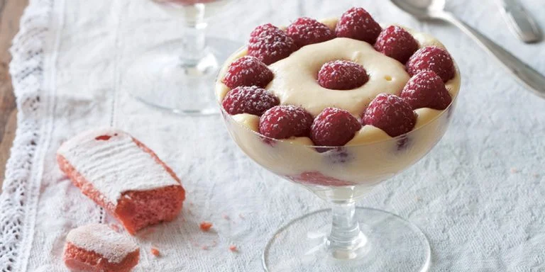 tiramisu-framboises-biscuits-roses