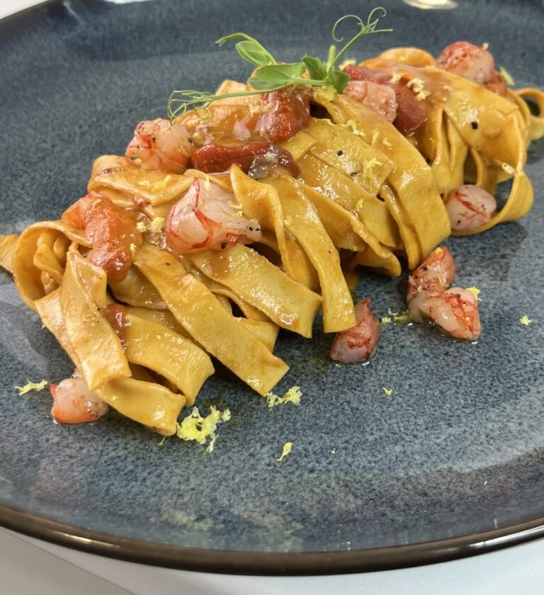 tagliatelle-aux-oursins-et-gambero-rossi