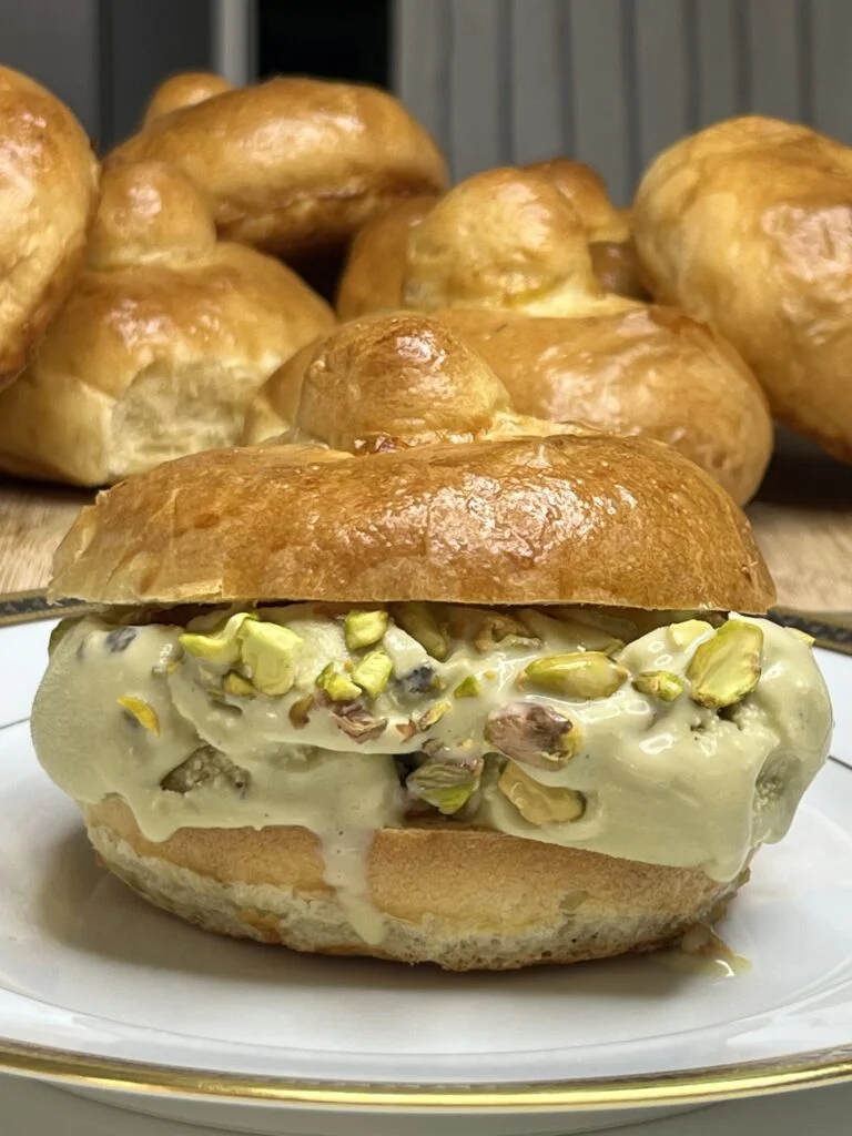 brioche-col-tuppo-glace-pistache