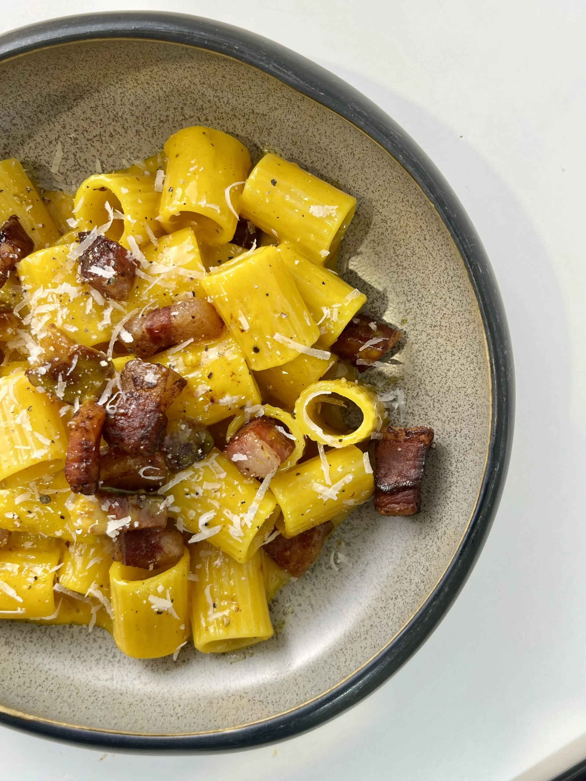 mezze-maniche-a-la-carbonara